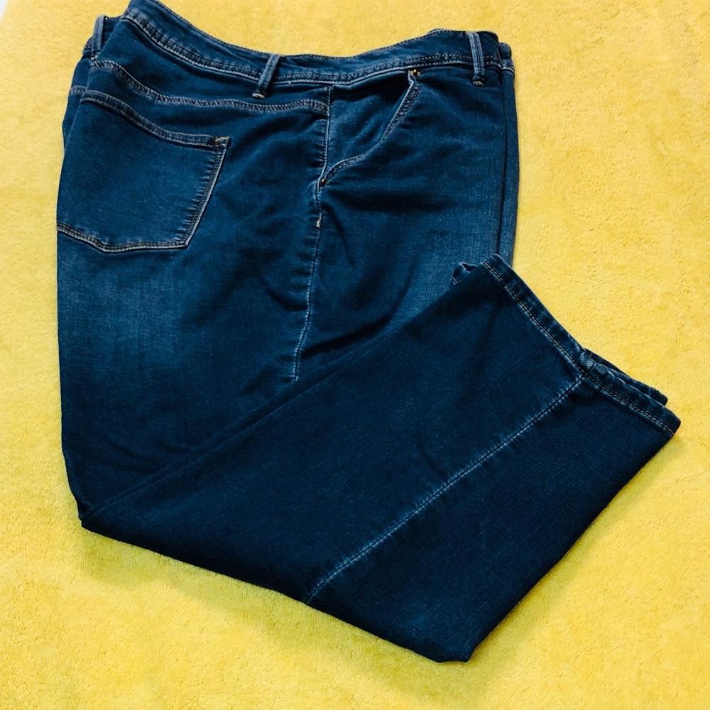 LANE BRYANT CAPRI
